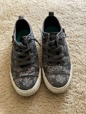 Blowfish Dark Gray Floral slip on Sneakers size 9.5